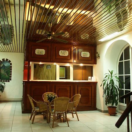 Hotel Le Nathania Saint Pierre Esterno foto