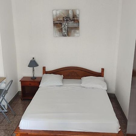 Hotel Le Nathania Saint Pierre Esterno foto
