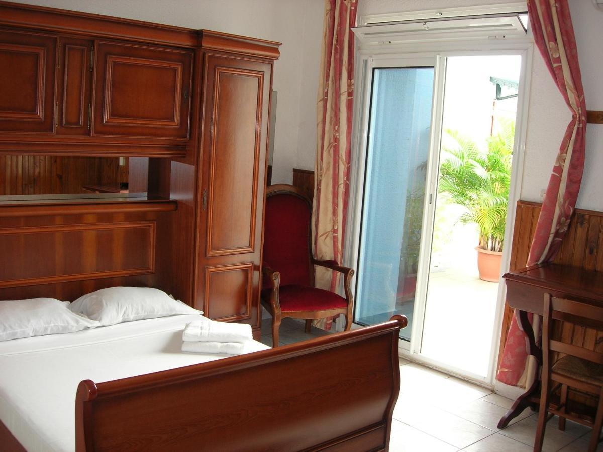 Hotel Le Nathania Saint Pierre Esterno foto