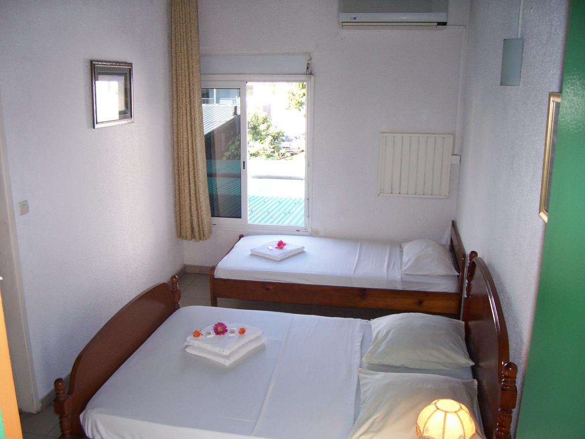 Hotel Le Nathania Saint Pierre Esterno foto