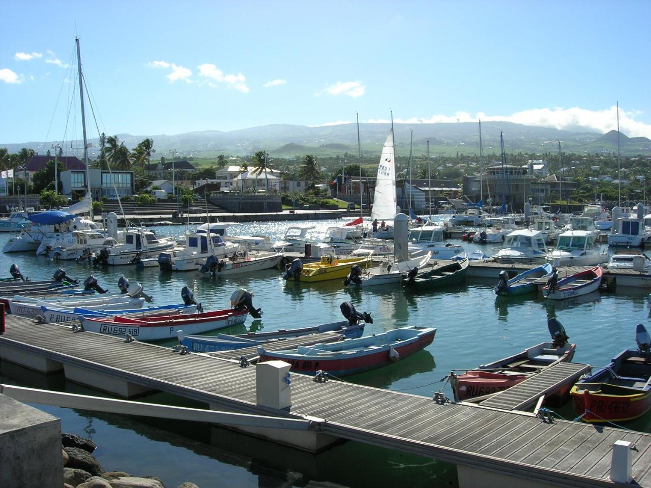 Hotel Le Nathania Saint Pierre Esterno foto