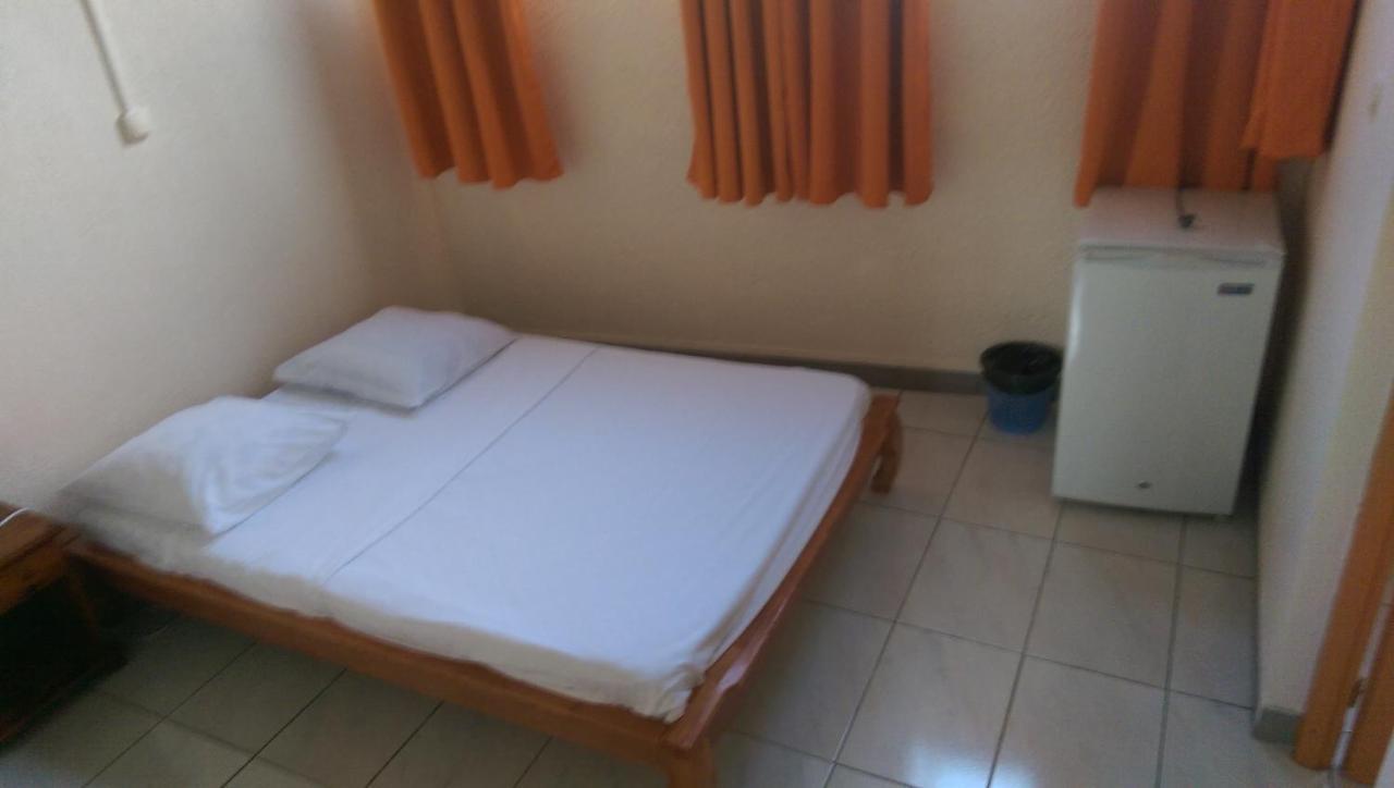 Hotel Le Nathania Saint Pierre Esterno foto